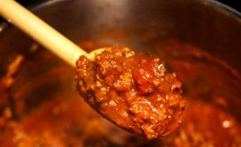 Как приготовить подливу с мясом к макаронам пошаговый рецепт
